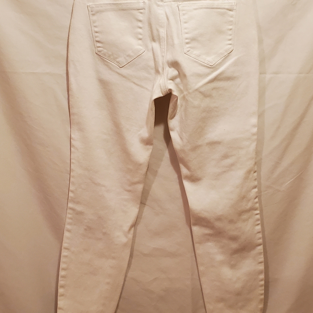 Venus White jean, with embroidery on it.  Size 2, beautiful. - Picture 9 of 10